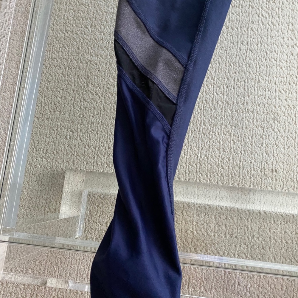 Alo Yoga Pants & Jumpsuits Navy and Gray Leggings - Picture 4 of 4